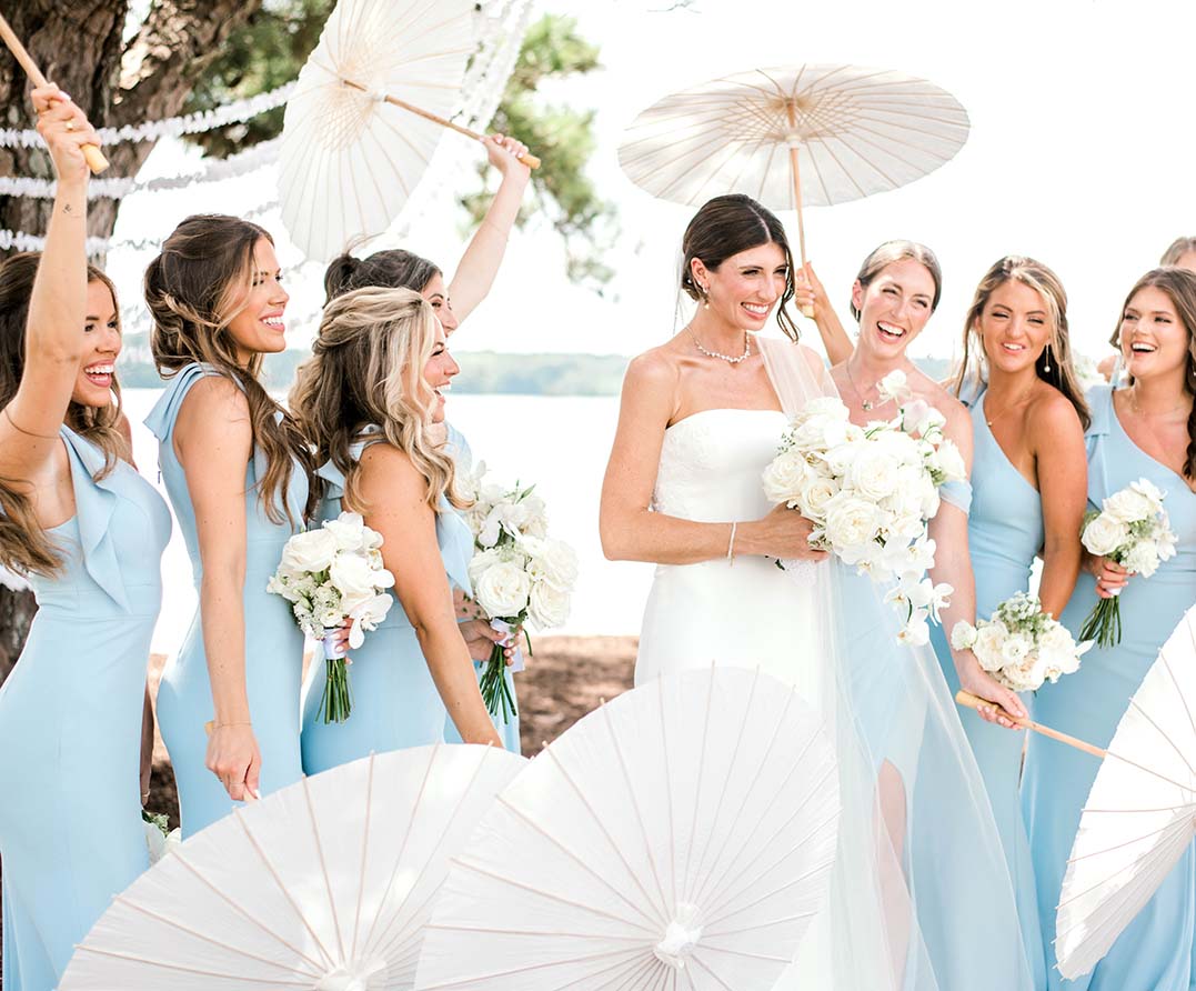 oakfuskee-conservation-center-wedding-bridal-party-umbrellas-lagrange