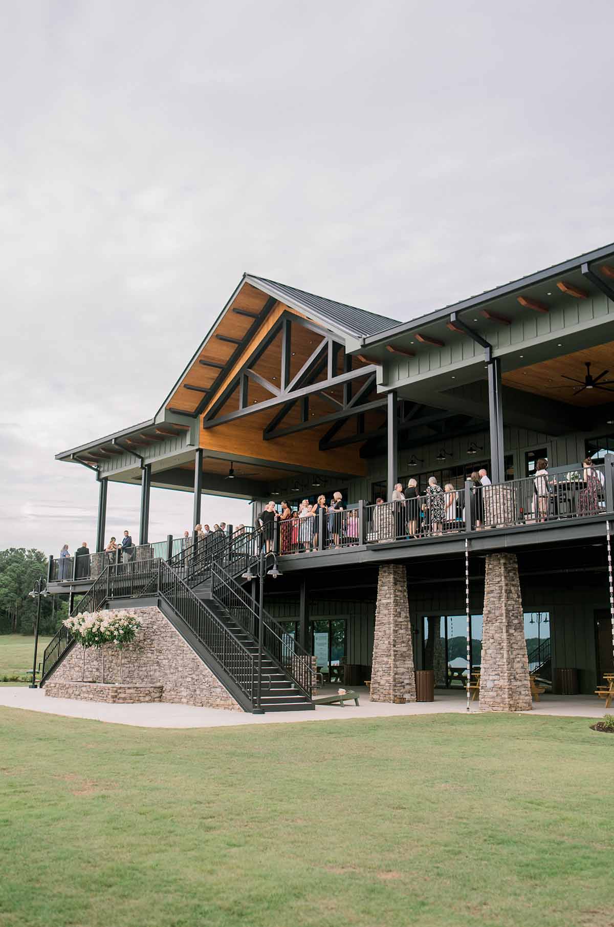 oakfuskee-conservation-center-wedding-venue-balcony-lagrange